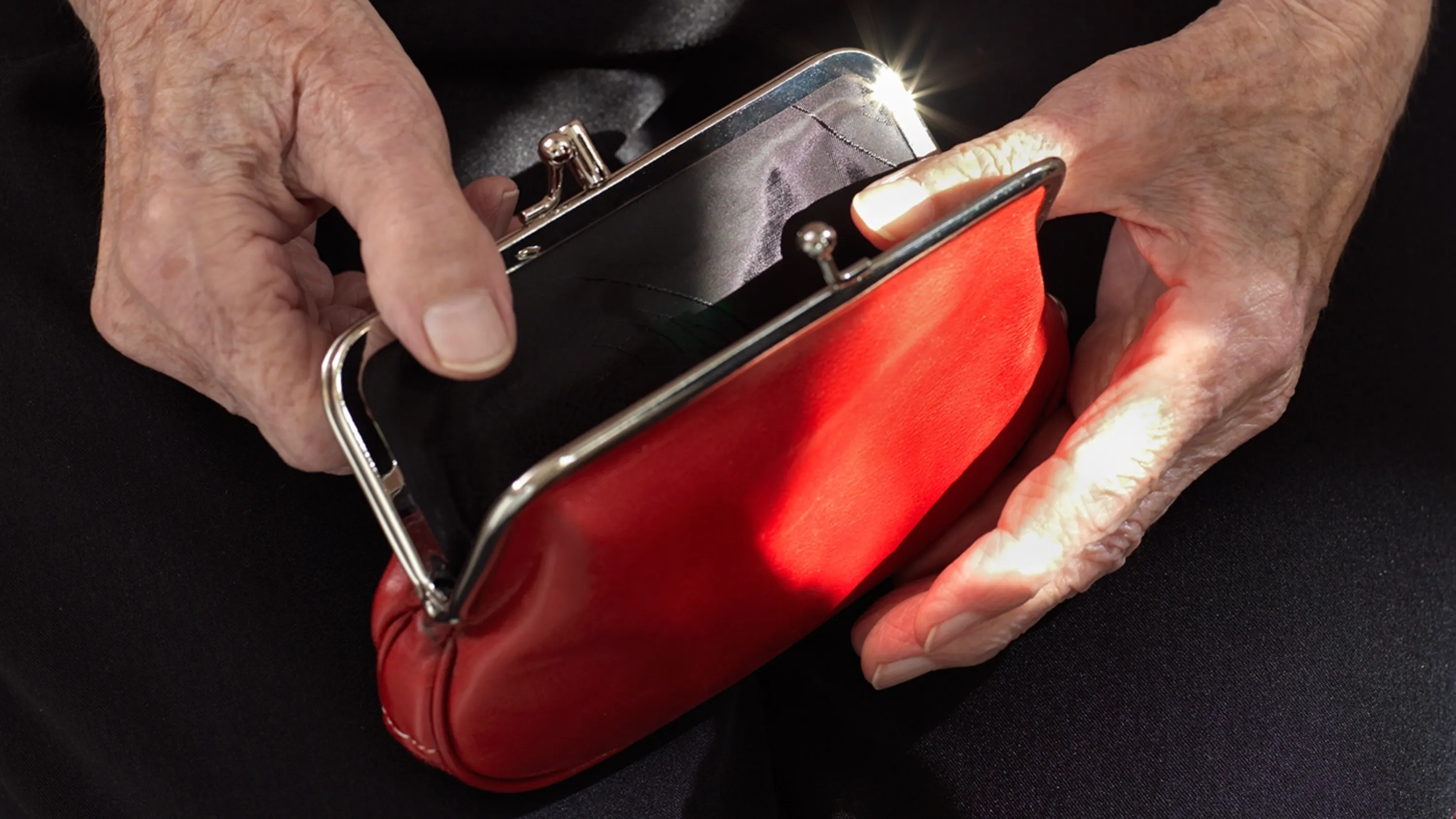 Avec le calculateur PC, vous pouvez clarifier votre droit aux prestations complémentaires en trois étapes.